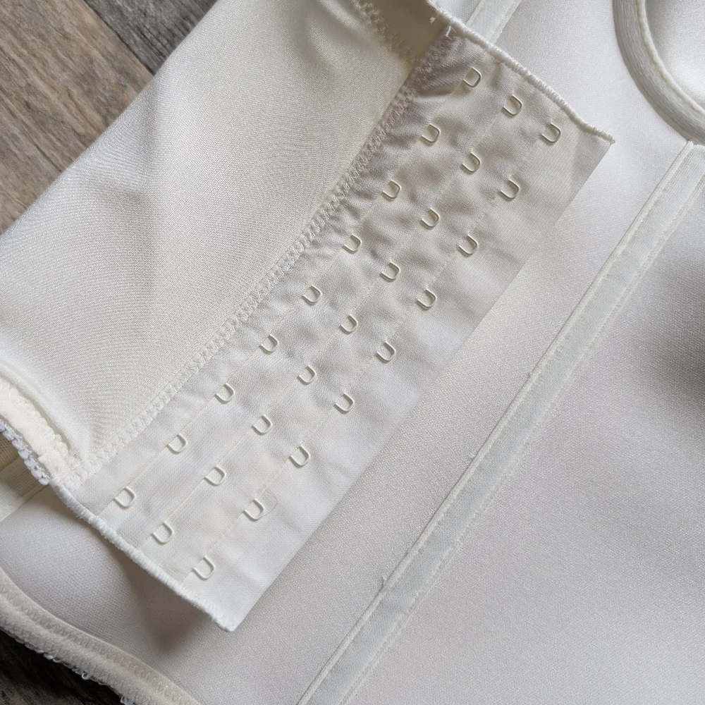 Dominique bone colored lightly lined underwire corset size 36B NWT - Picture 7 of 9